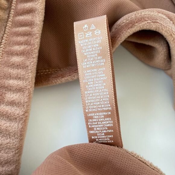 Skims Velour Bandeau Top - Sienna - 4x - Picture 5 of 6